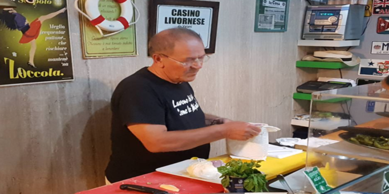 Salerno, chiude “Enzo le Comiche”: simbolo dello street food