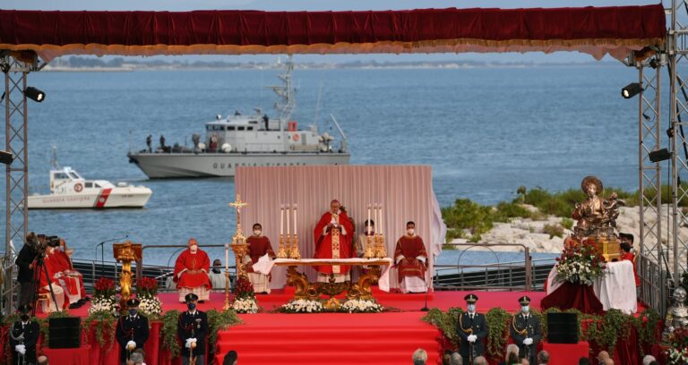 Salerno scende in piazza per celebrare San Matteo