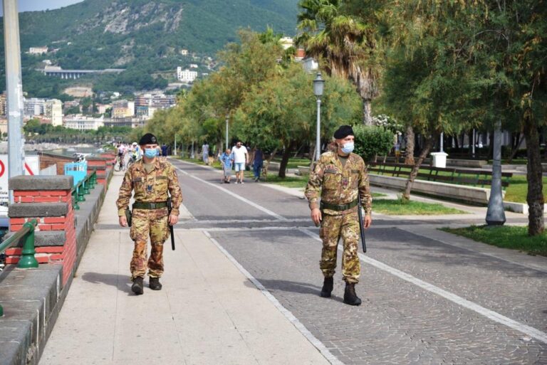 Salerno, militari dell’Esercito sventano il furto di un furgone