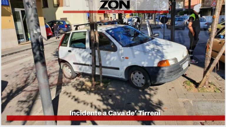 Cava, scontro tra due auto in Via Prolungamento Marconi