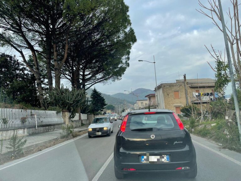 Nocera Inferiore, scontro tra due auto: code e rallentamenti