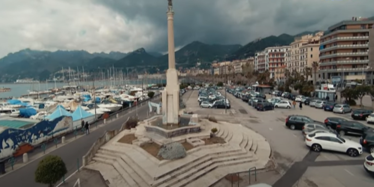 Luci d’Artista, è polemica per i parcheggi: sottopiazza Concordia e piazza Mazzini fuori servizio