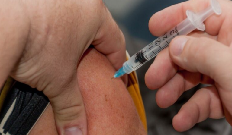 Eboli, vaccinazioni contro il Covid per gli over 12: aperte le iscrizioni