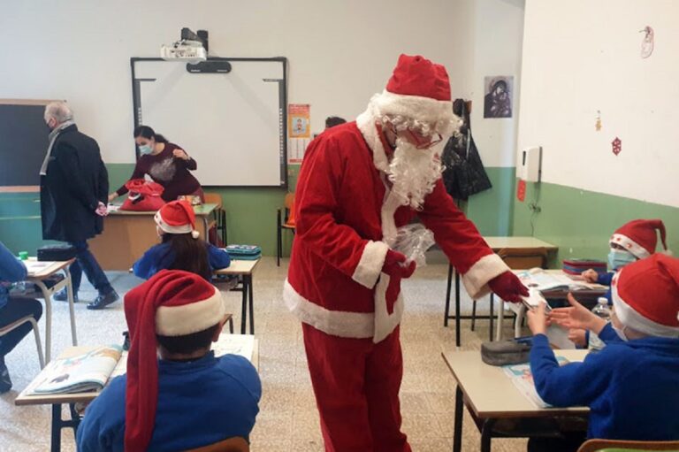 Babbo Natale in visita nelle scuole di Roccapiemonte