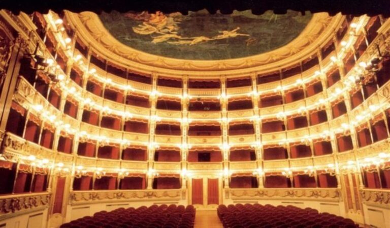 Teatro Verdi, gli appuntamenti slittano in primavera causa Covid