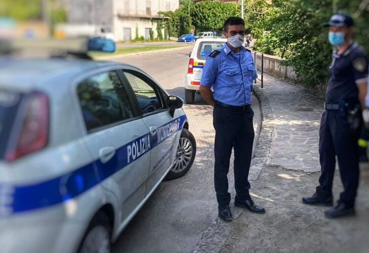 Nocera Superiore, uomo tenta il suicidio: salvato dalla Polizia