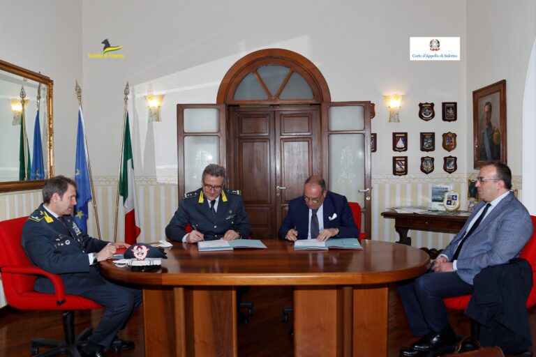 Salerno, firmato protocollo d’intesa tra la Procura Generale della Repubblica e la Guardia di Finanza