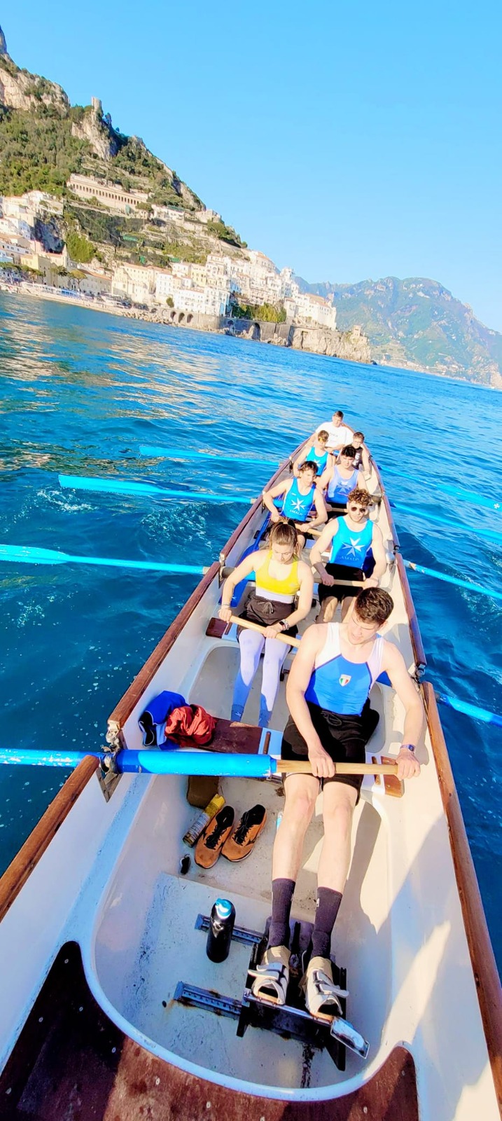 La Regata Storica di Amalfi si tinge di rosa