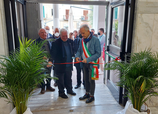 Roccapiemonte, inaugurato il nuovo androne del palazzo comunale