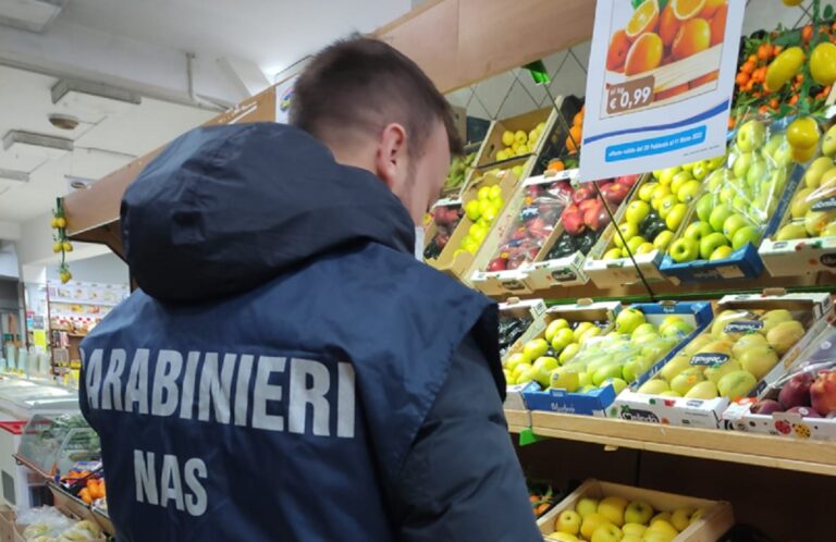 Salerno, chiuso minimarket prodotti etnici dopo controlli Nas