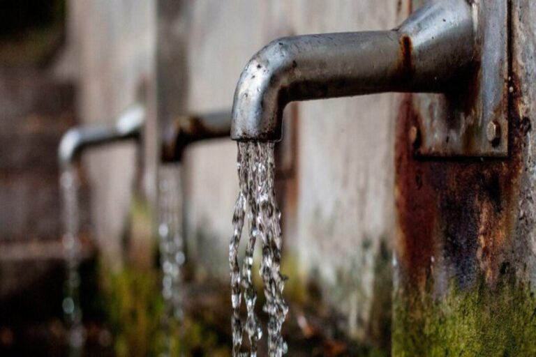 Sospensione idrica a Salerno: le zone interessate