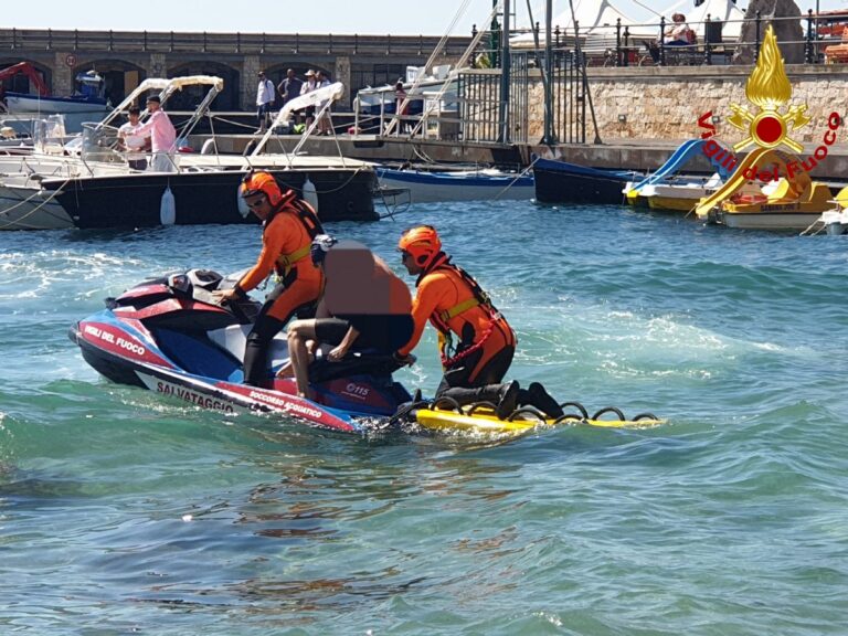 Paura durante la gara di nuoto FIN Cetara-Vietri: partecipanti in ipotermia