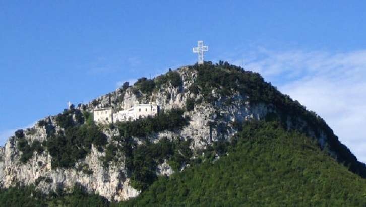 Salerno, Napoli: “Croce San Liberatore presto riaccesa”