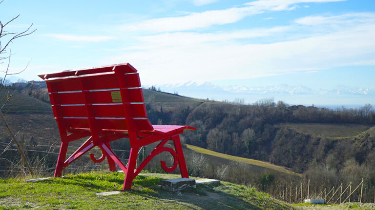 Cilento, inaugurata la “Panchina Gigante” con vista mozzafiato