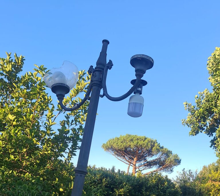 San Marzano sul Sarno, lampioni distrutti nel parco urbano