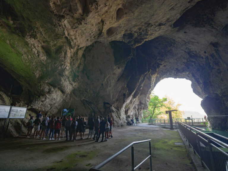 Riaperto il maestoso antro delle Grotte di Pertosa-Auletta
