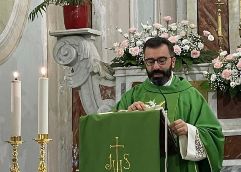 Baronissi, il saluto della città a Padre Enrico