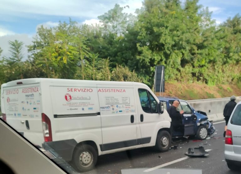 Salerno, incidente sull’Autostrada in direzione Nord