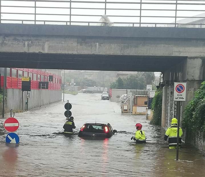 Maltempo a Mercato San Severino: sottopassi e strade allagate