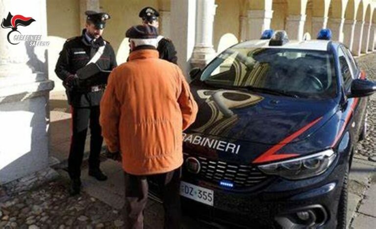 Tenta di farsi investire in autostrada: 81enne salvato dai Carabinieri