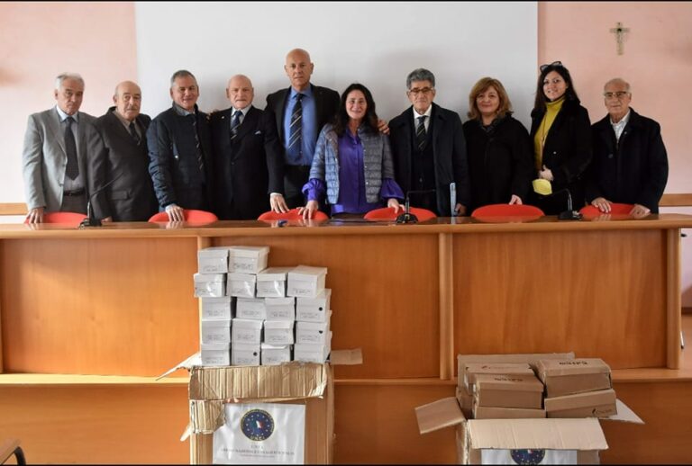 Unci Salerno: 70 paia di scarpe donate alla Caritas e Galahad